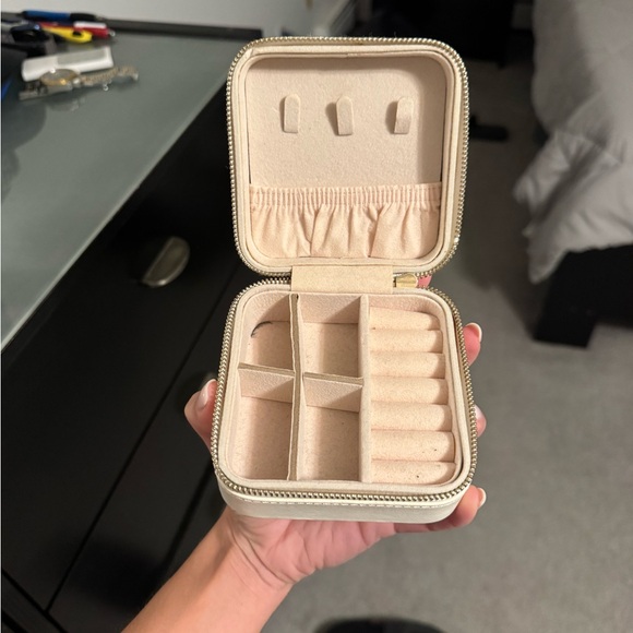 Jewelry - Travel Jewelry Organizer Case